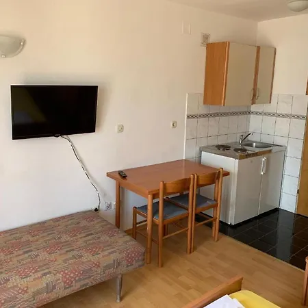 Διαμέρισμα Villa Ata Razanac - Nice Apartment By The Sea *